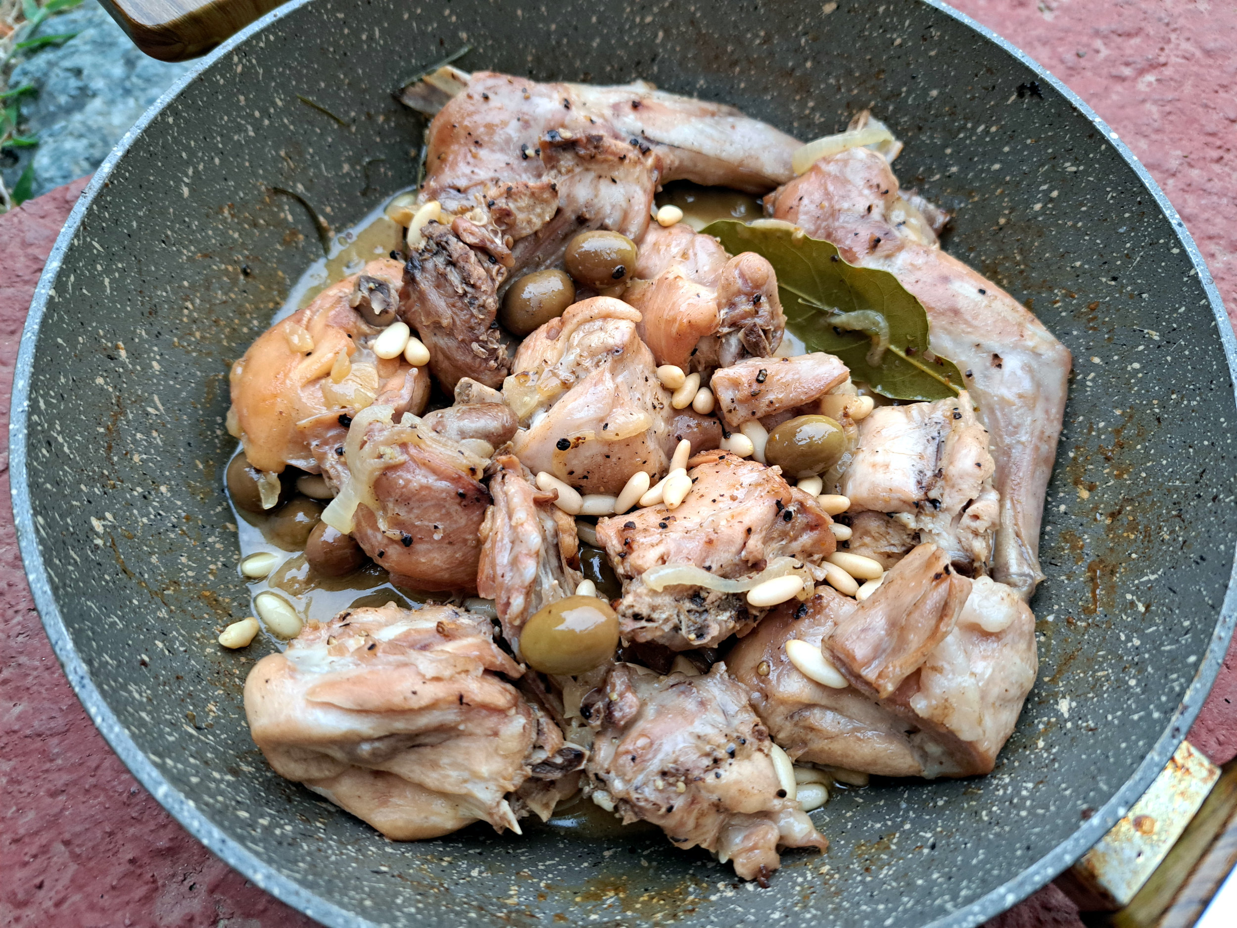Coniglio alla ligure